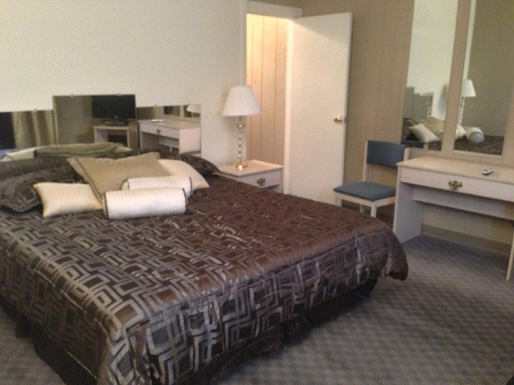 Caravan II Albergo Ню Касъл Екстериор снимка